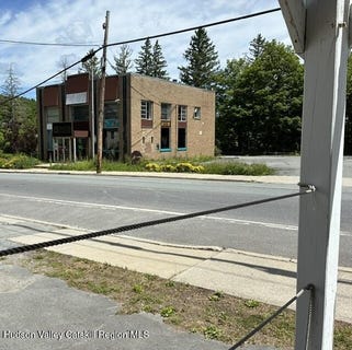 /international/us/13-broadway-woodridge-ny-110108424287/
