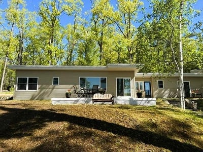 /international/us/2403-n-perch-lake-drive-gaylord-mi-110108393895/