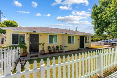 /international/us/282-84-daisy-imperial-beach-ca-110108361896/
