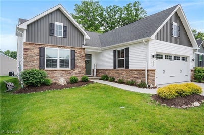 /international/us/171-eagle-circle-amherst-oh-110108377942/
