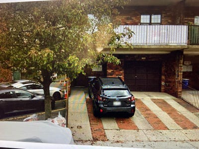 /international/us/68-01-242nd-street-douglaston-ny-110104091558/