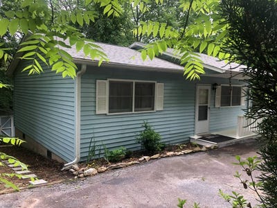/international/us/122-wells-st-hendersonville-nc-110108696084/