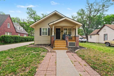 /international/us/710-n-oak-st-mcpherson-ks-110107729294/