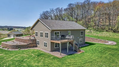 /international/us/n9370-county-road-p-blair-wi-110107571731/