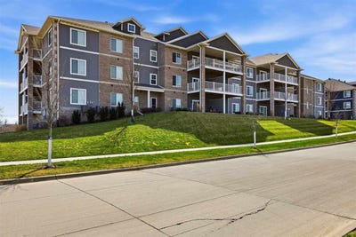 /international/us/2871-spring-rose-cir-coralville-ia-110106976953/