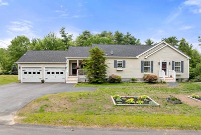 /international/us/45-old-prescott-hill-road-laconia-nh-110108490802/