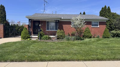 /international/us/13442-kerr-street-southgate-mi-110107846915/