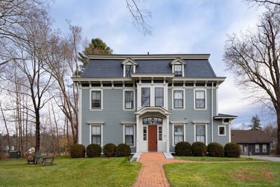 /international/us/31-sharon-road-salisbury-ct-110103754969/