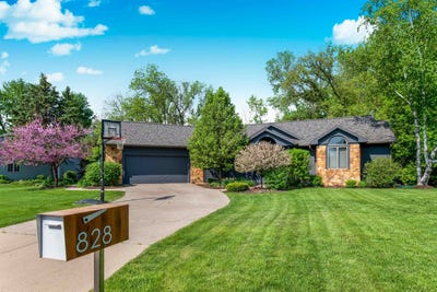 /international/us/828-tamarack-way-verona-wi-110107259883/