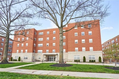 /international/us/18975-van-aken-boulevard-shaker-heights-oh-110107077919/