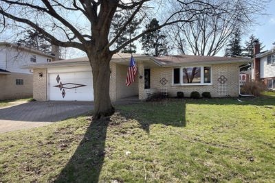 /international/us/914-s-robert-drive-mount-prospect-il-110107925980/