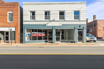 /international/us/118-w-third-st-farmville-va-110105332387/