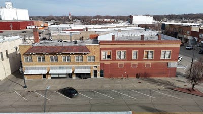 /international/us/135-w-6th-st-concordia-ks-110105932059/