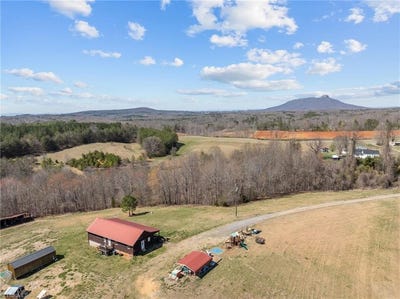 /international/us/202-a-roby-fulk-road-pinnacle-nc-110100317191/