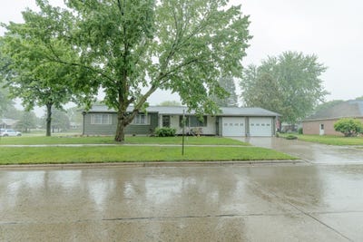 /international/us/1017-w-11th-street-spencer-ia-110108256187/