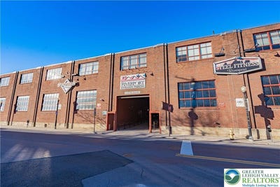 /international/us/11-w-2nd-street-bethlehem-city-pa-110107460219/