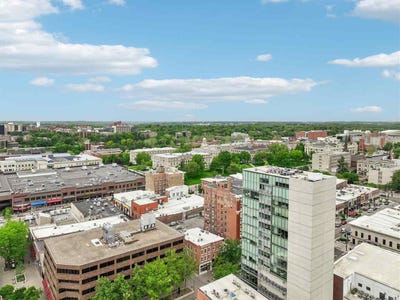 /international/us/201-e-washington-st-iowacity-ia-110108096710/