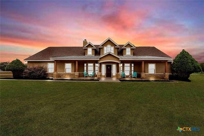 /international/us/300-rose-meadow-drive-la-vernia-tx-110108803307/