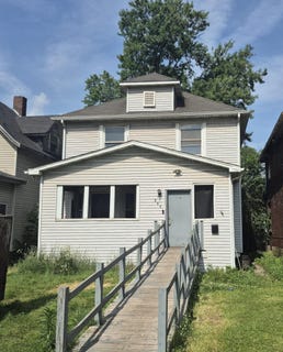 /international/us/544-van-buren-street-gary-in-110120136279/