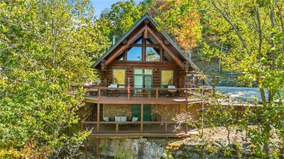 /international/us/1081-lakeview-bend-eureka-springs-ar-110120515330/