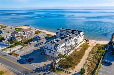 /international/us/9-chase-avenue-dennis-port-ma-110108693761/