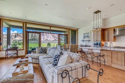 /international/us/138-club-lodge-drive-carbondale-co-110093447252/