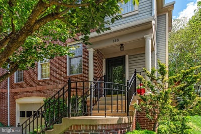 /international/us/146-mosby-circle-warrenton-va-110108578611/