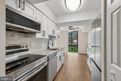/international/us/4500-s-four-mile-run-drive-arlington-va-110109082485/