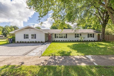 /international/us/203-s-neal-street-prairie-grove-ar-110108412421/