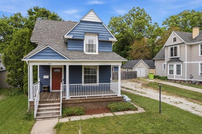 /international/us/507-parish-street-delavan-wi-110108259894/