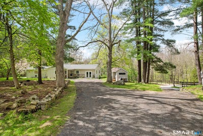 /international/us/159-merryall-road-new-milford-ct-110108451779/