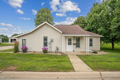 /international/us/418-adams-st-se-cascade-ia-110101193600/