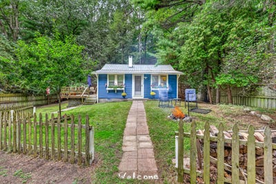 /international/us/7297-s-lake-avenue-pentwater-mi-110110267193/