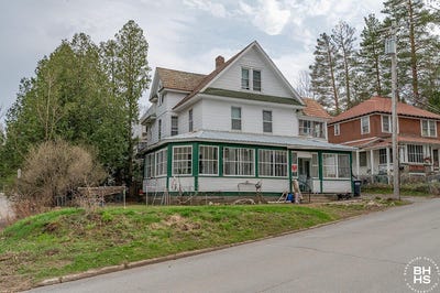 /international/us/72-helen-street-saranac-lake-ny-110100500732/