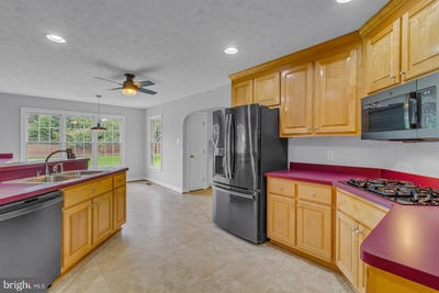 /international/us/47-roseberry-lane-urbanna-va-110100962952/