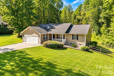 /international/us/127-chestnut-lane-hendersonville-nc-110120086822/
