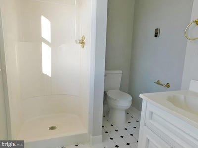 /international/us/70-victoria-lane-frostburg-md-110099675466/