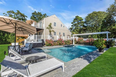 /international/us/35-grant-boulevard-hampton-bays-ny-110106722712/
