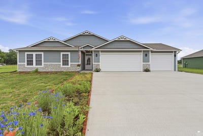 /international/us/109-mill-valley-street-alma-ks-110108252584/
