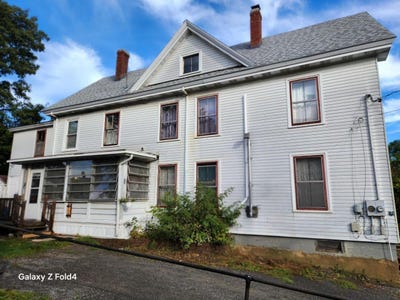 /international/us/104-pearl-street-bangor-me-110102524855/