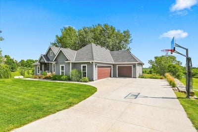 /international/us/52391-brookside-avenue-glenwood-ia-110119710528/
