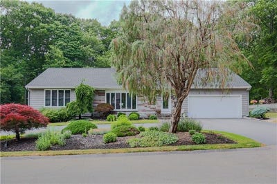 /international/us/42-elmdale-avenue-johnston-ri-110119296676/