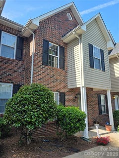 /international/us/2240-15th-avenue-ne-hickory-nc-110107781139/