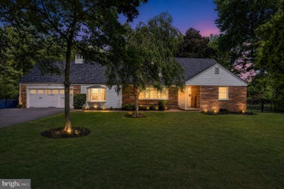 /international/us/302-bridgeboro-road-moorestown-nj-110108935639/