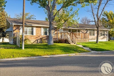 /international/us/209-9th-street-w-hardin-mt-110108382747/
