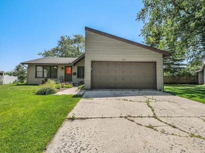 /international/us/1911-ash-court-aurora-il-110108547534/