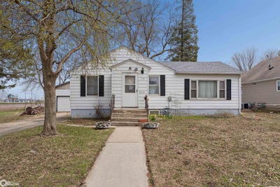 /international/us/912-n-12th-street-clear-lake-ia-110107501258/