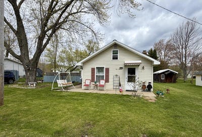/international/us/111-ismond-road-houghton-lake-mi-110107858012/
