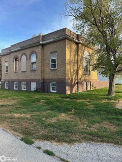/international/us/107-n-2nd-vincent-ia-110108026505/