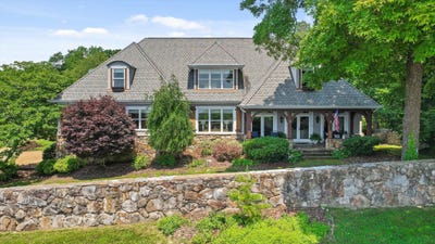/international/us/2109-e-brow-road-walden-tn-110100673995/